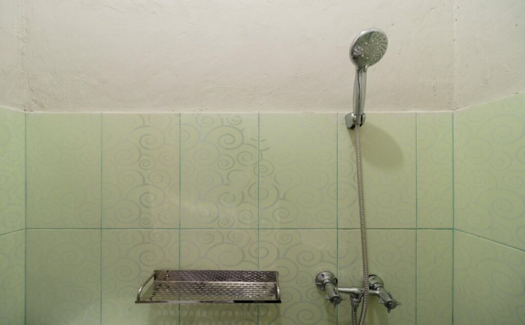 Караванг: RedDoorz near Cikampek Mall Karawang
