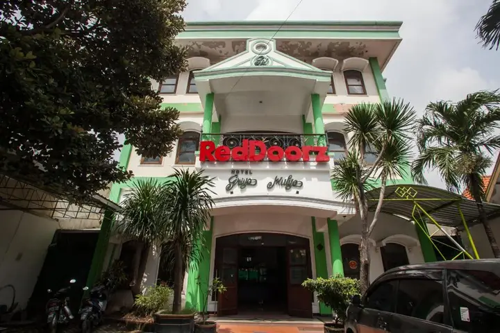 Сурабая: RedDoorz @ Genteng Surabaya 2