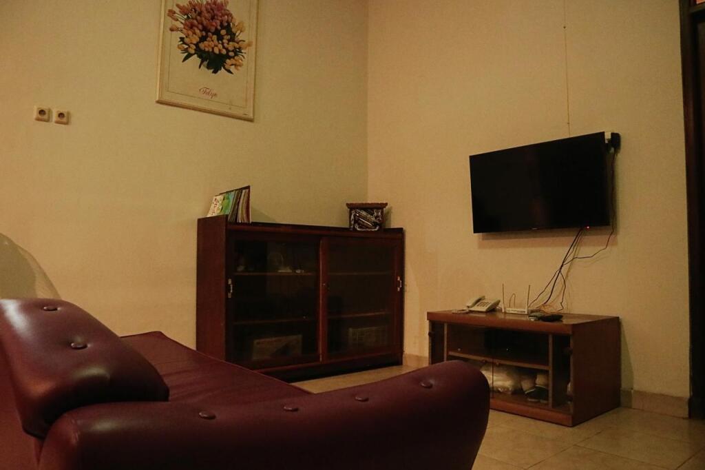 Батуретно: Oyo 851 Rumah Mumu Kost Homestay
