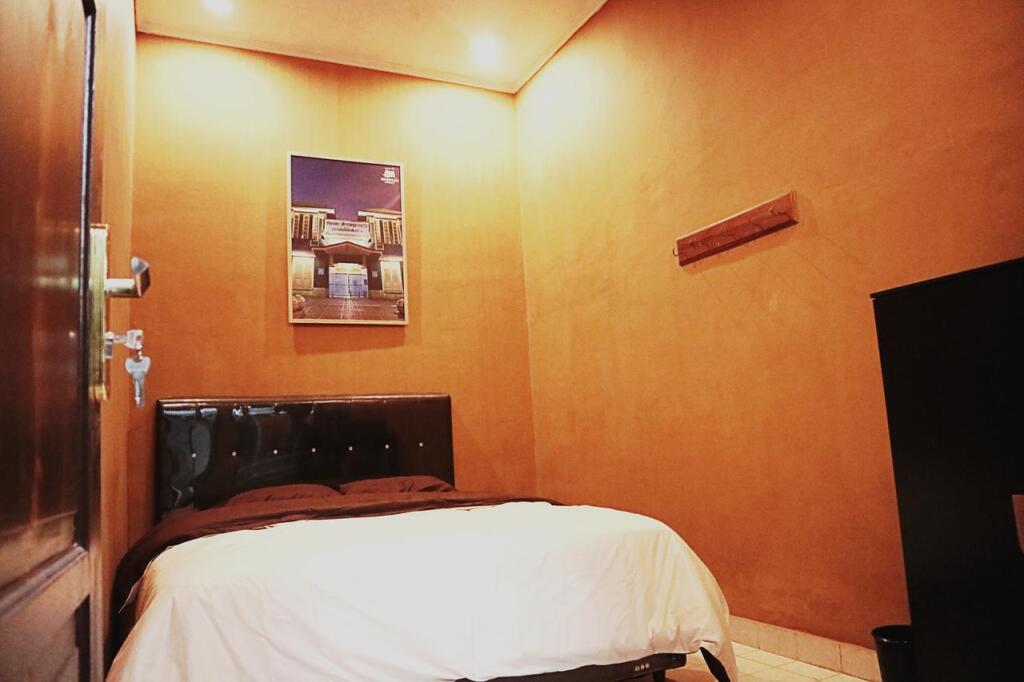 Батуретно: Oyo 851 Rumah Mumu Kost Homestay