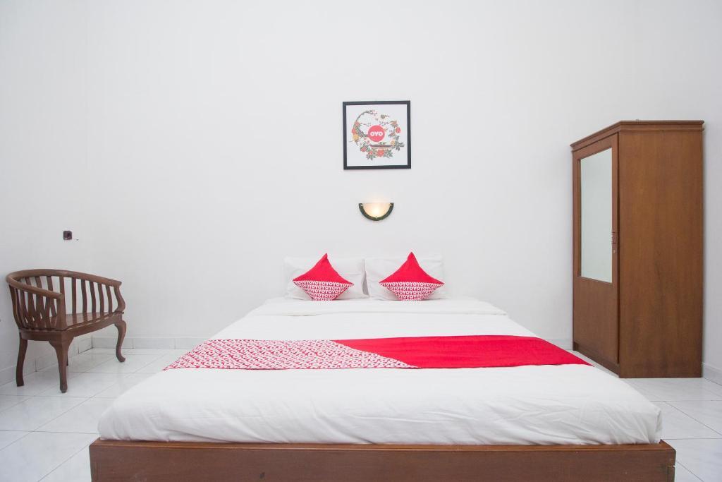Джокьякарта: OYO 759 Hotel Dewi Sri