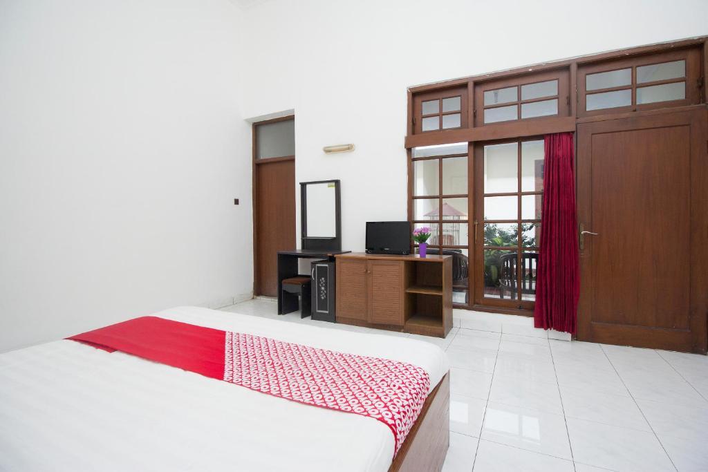 Джокьякарта: OYO 759 Hotel Dewi Sri