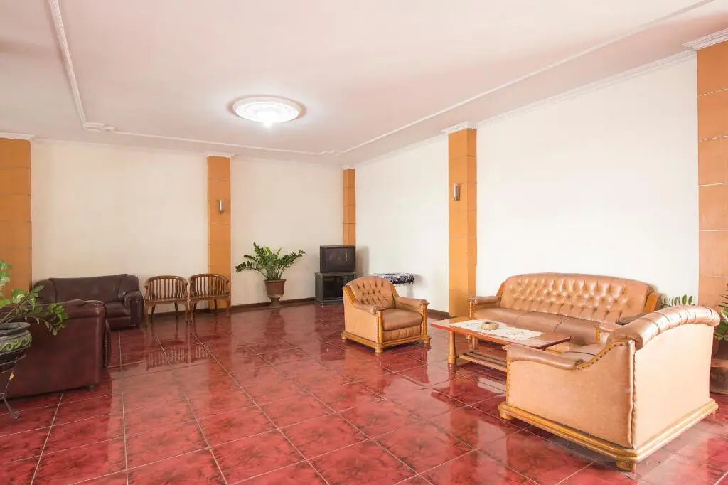 Джокьякарта: OYO 759 Hotel Dewi Sri