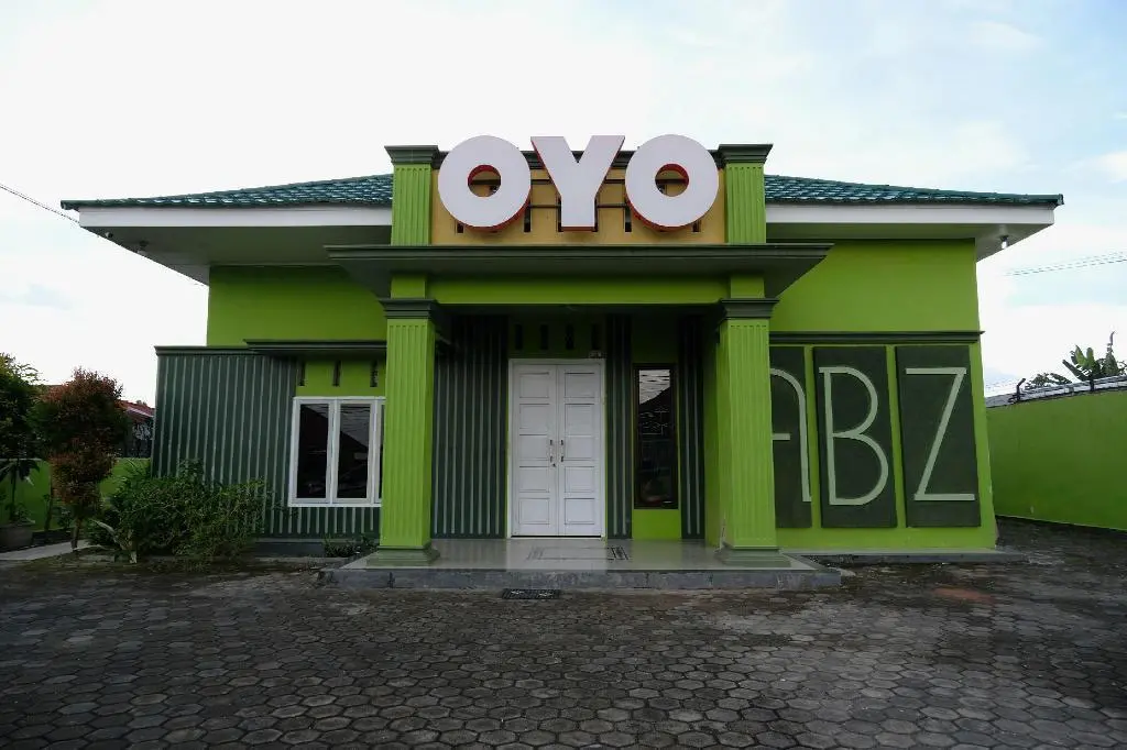 Джамби: OYO 752 Abz Guest House Syariah