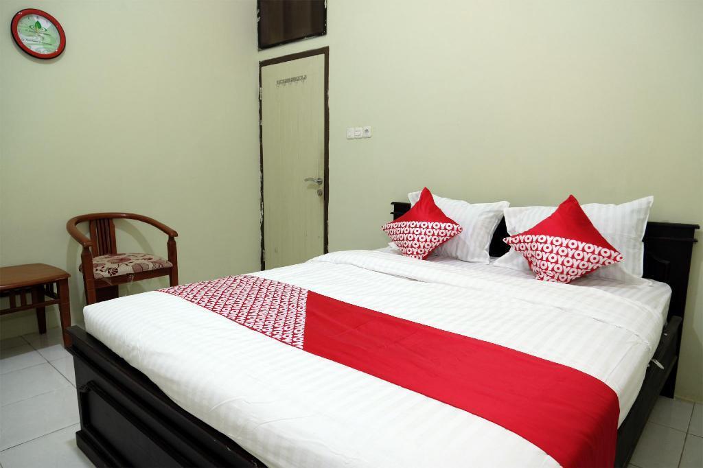 Джамби: OYO 752 Abz Guest House Syariah