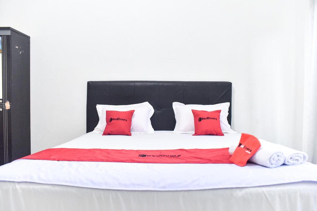 Хасануддин: RedDoorz near Sultan Hasanuddin Airport 2