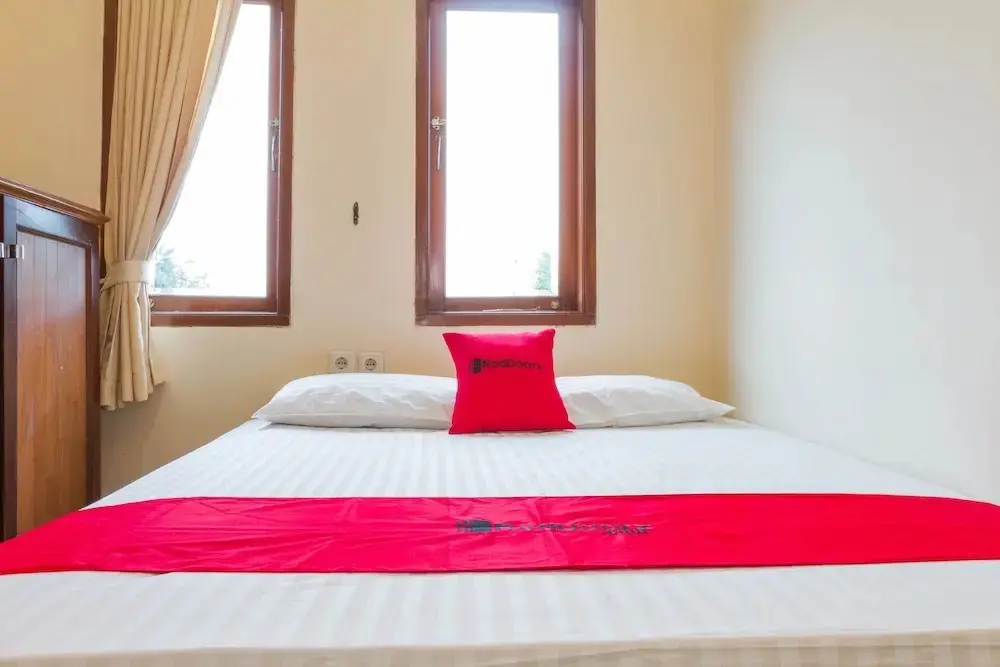 Чиребон: RedDoorz near Pasar Pagi Cirebon 2