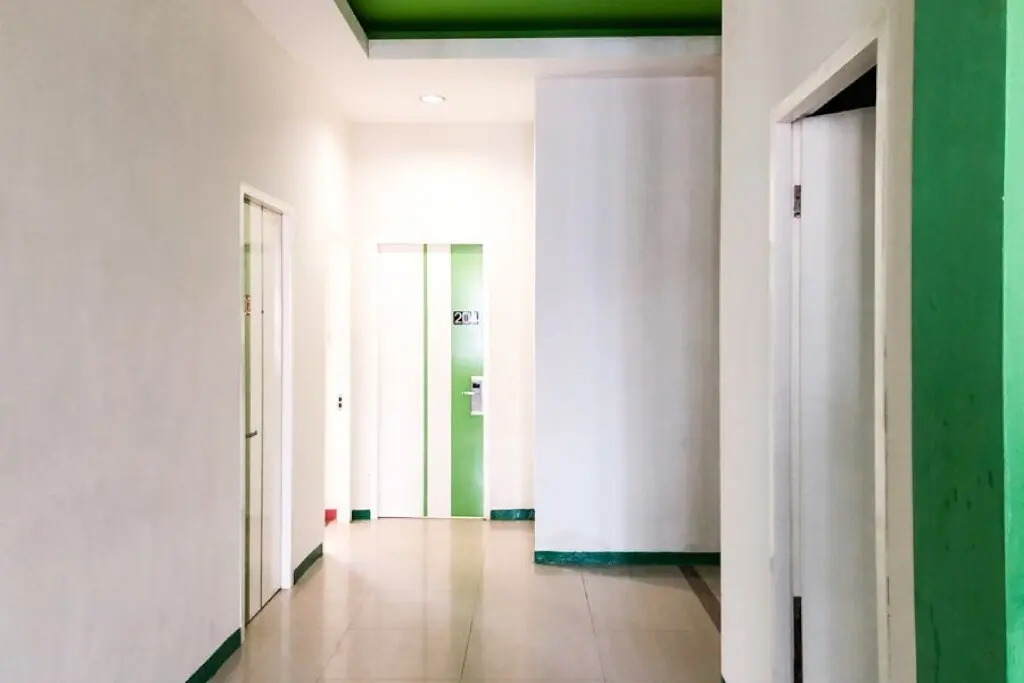 Лабуан-Баджо: RedDoorz near Pantai Pede