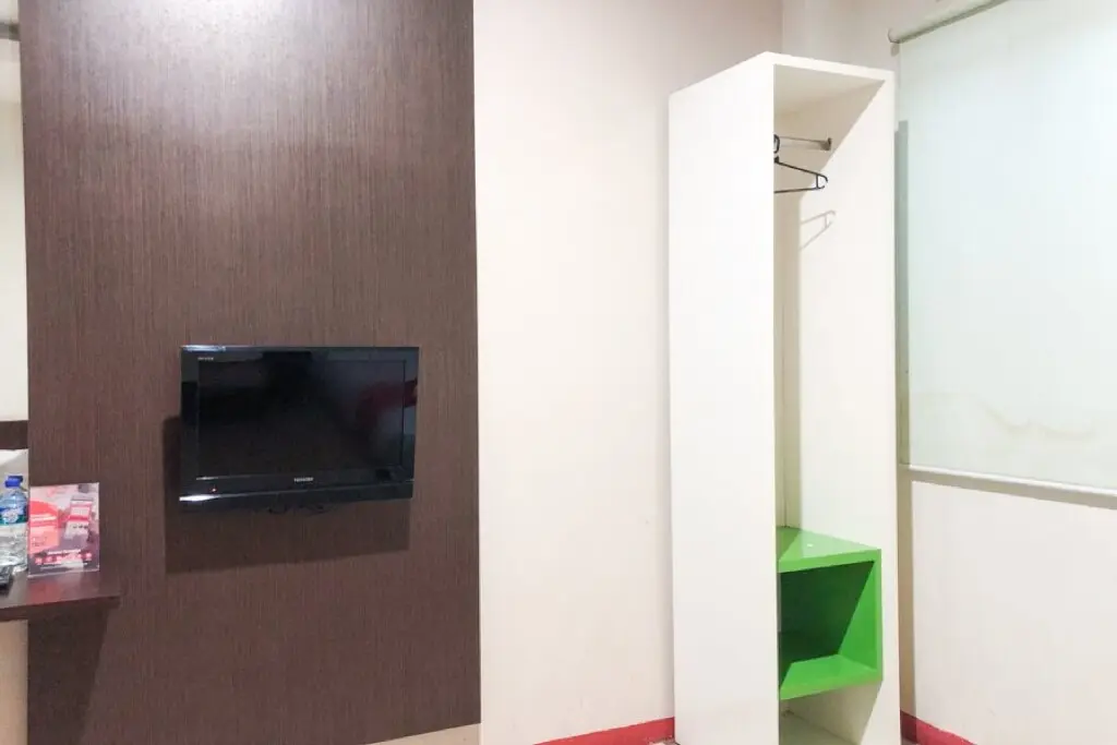 Лабуан-Баджо: RedDoorz near Pantai Pede