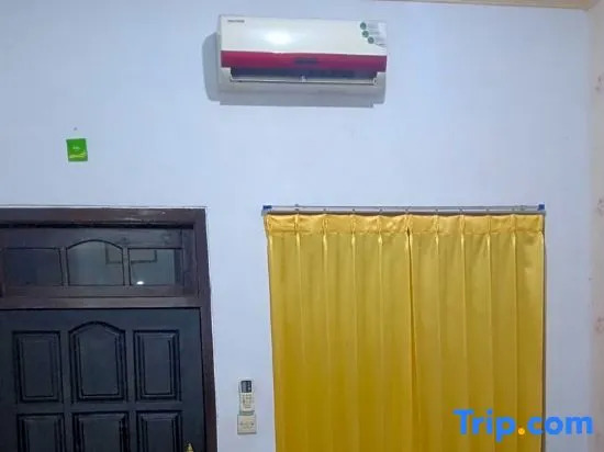 Кепанджен: Reddoorz Syariah Near Stasiun Kepanjen