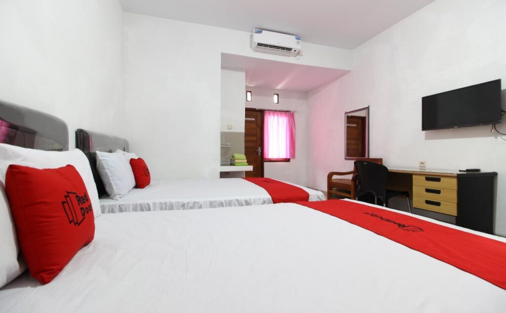 Джокьякарта: RedDoorz Syariah near Gembira Loka Zoo