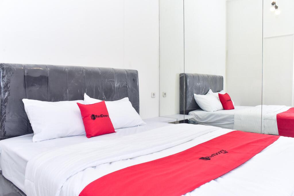 Джакарта: RedDoorz Plus @ Kemayoran