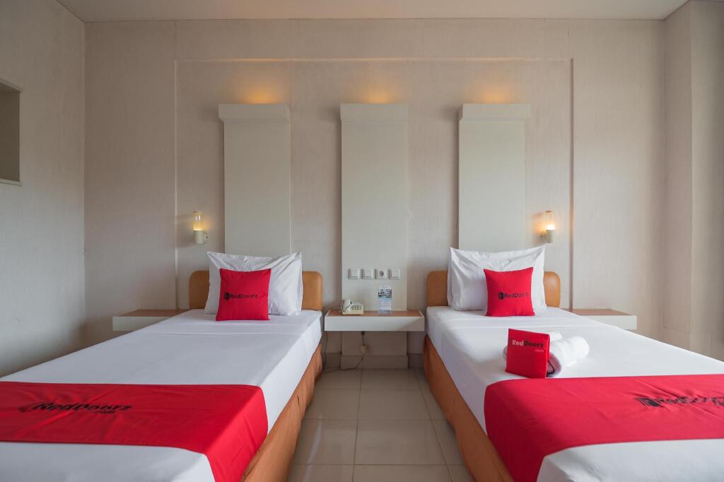 Бандунг: RedDoorz Plus near Kampung Gajah 3