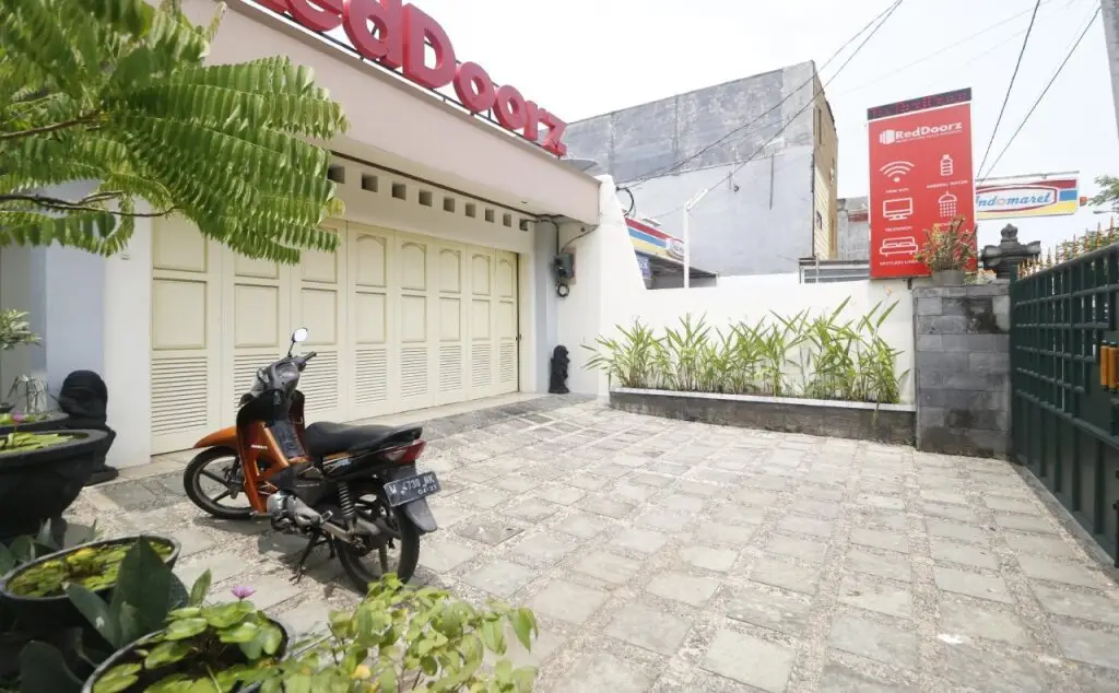 RedDoorz Syariah near Gelora Delta Sidoarjo — фото 1