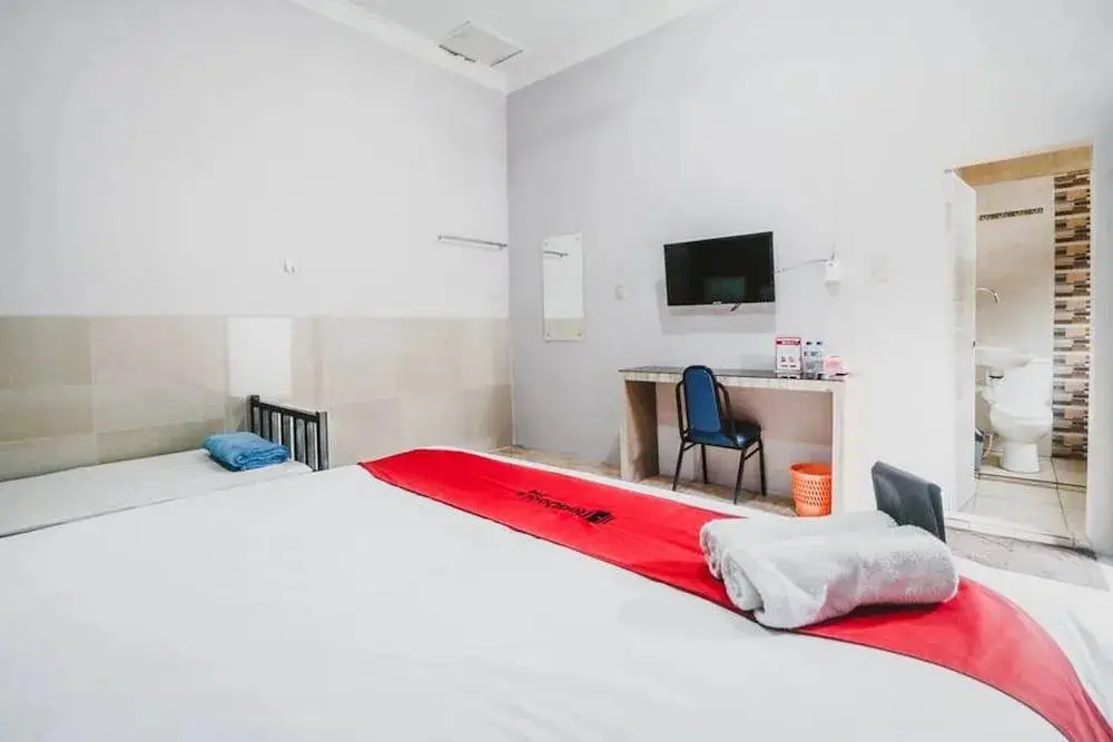 Медан: RedDoorz near Millennium ICT Center Medan