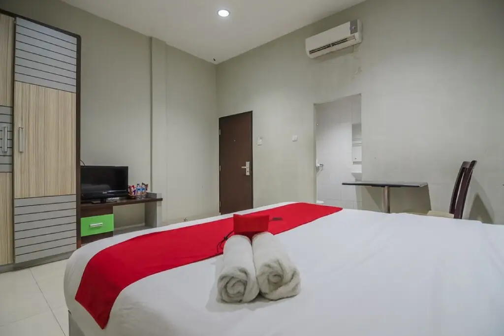 Джамби: RedDoorz Plus near Simpang Rimbo Jambi