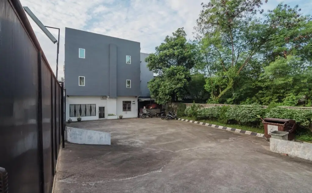 RedDoorz Plus near Simpang Rimbo Jambi — фото 1