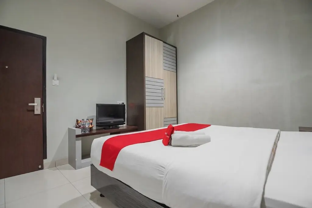 Джамби: RedDoorz Plus near Simpang Rimbo Jambi