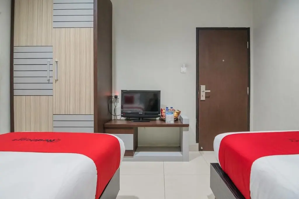 Джамби: RedDoorz Plus near Simpang Rimbo Jambi