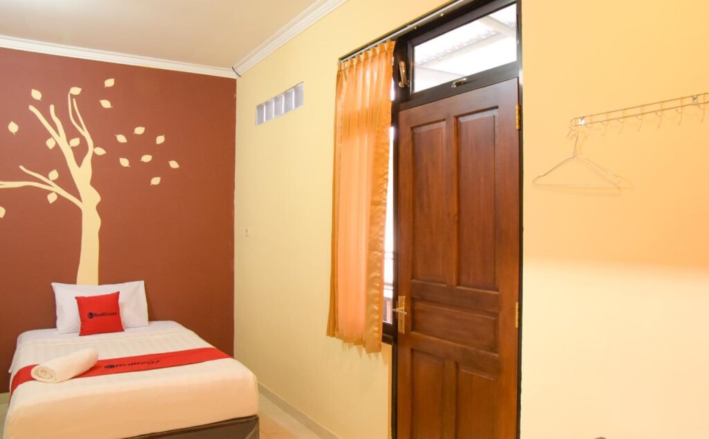 Батуретно: RedDoorz near Terminal A Adisucipto Airport
