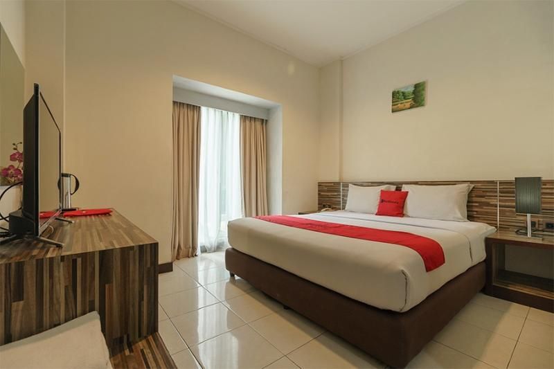 Джакарта: Reddoorz Plus @ Gunung Sahari 2