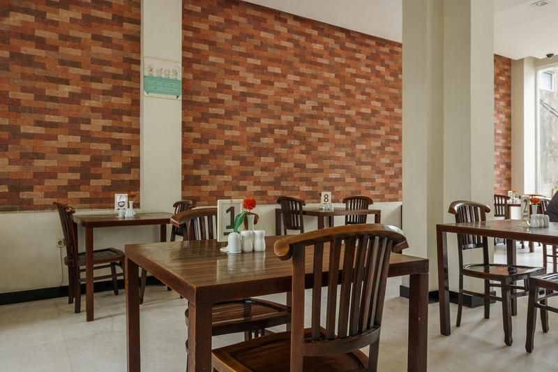 Джакарта: Reddoorz Plus @ Gunung Sahari 2