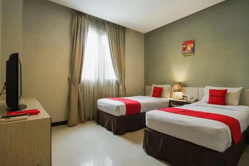 Джакарта: Reddoorz Plus @ Jalan Petojo Utara