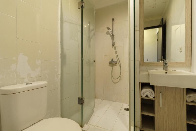 Джакарта: Reddoorz Plus @ Jalan Petojo Utara