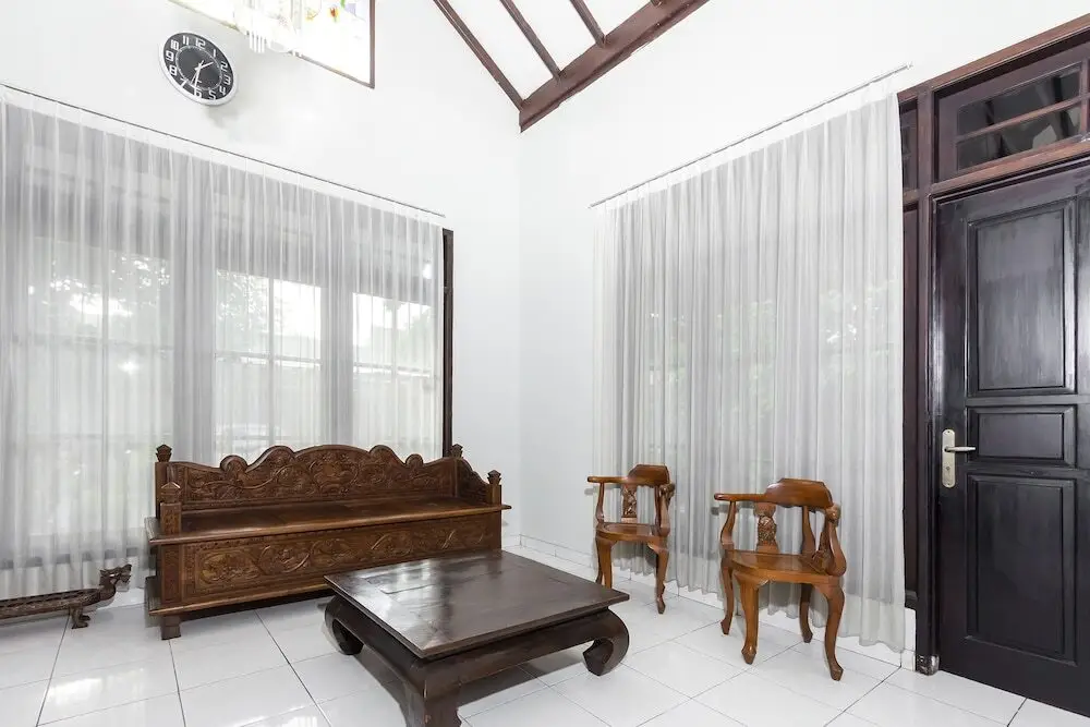 Батуретно: OYO 758 Rumah Leting Homestay