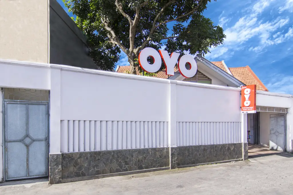 Депок: SUPER OYO 890 Dewi Fortuna Guest House