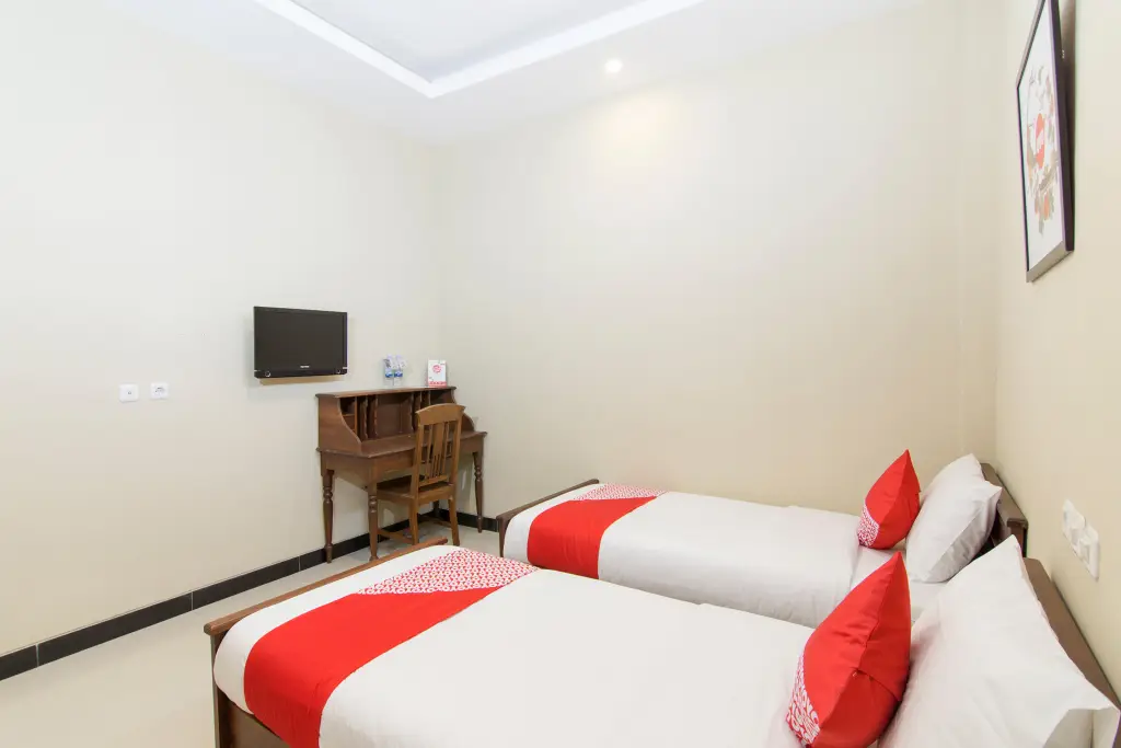 Депок: SUPER OYO 890 Dewi Fortuna Guest House