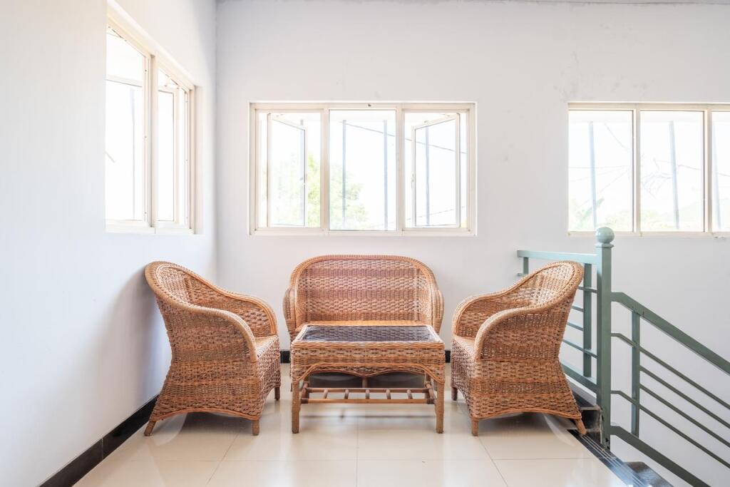 Чиребон: OYO 863 Tenacity Guest House Syariah