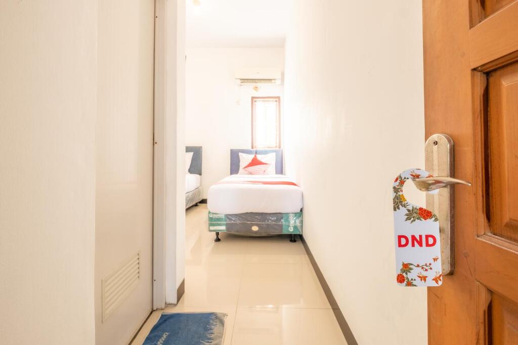 Чиребон: OYO 863 Tenacity Guest House Syariah
