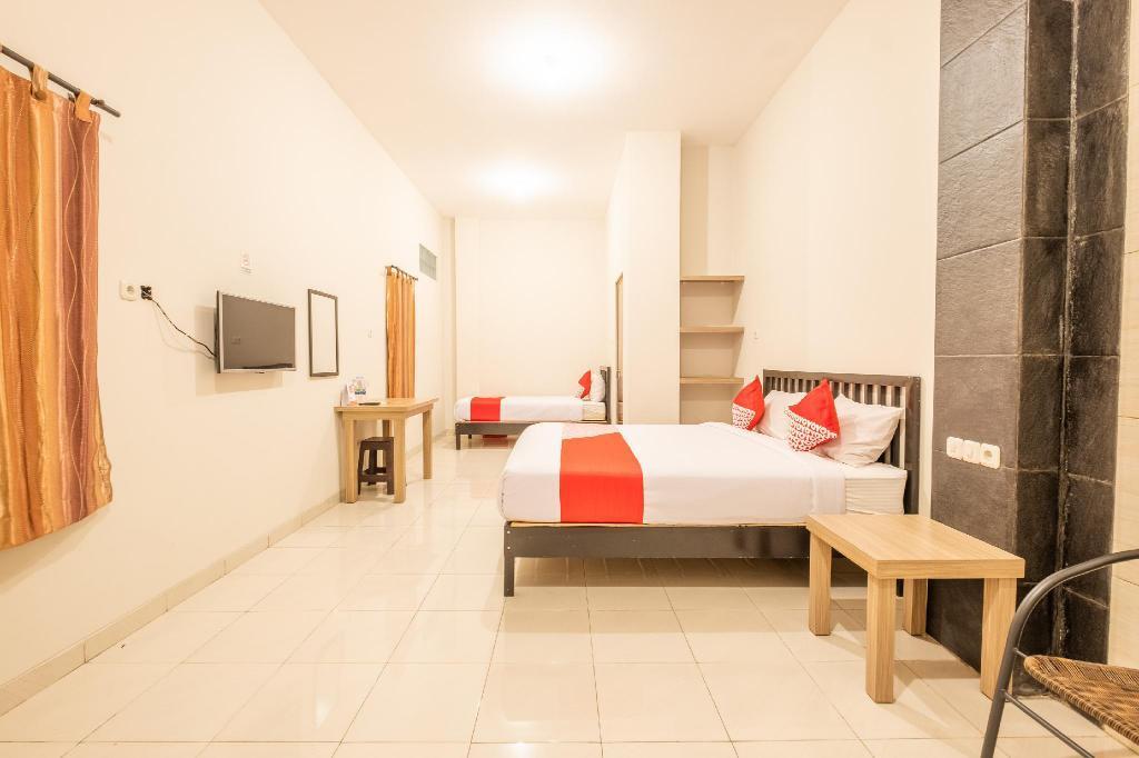 Чиребон: OYO 936 Tremigo Guest House Syariah