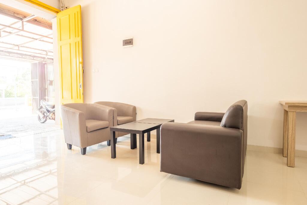 Чиребон: OYO 936 Tremigo Guest House Syariah