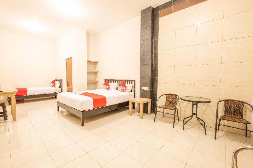 Чиребон: OYO 936 Tremigo Guest House Syariah