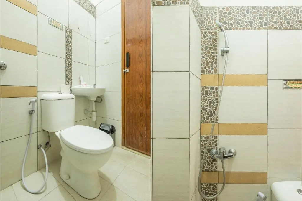 Чиребон: OYO 936 Tremigo Guest House Syariah