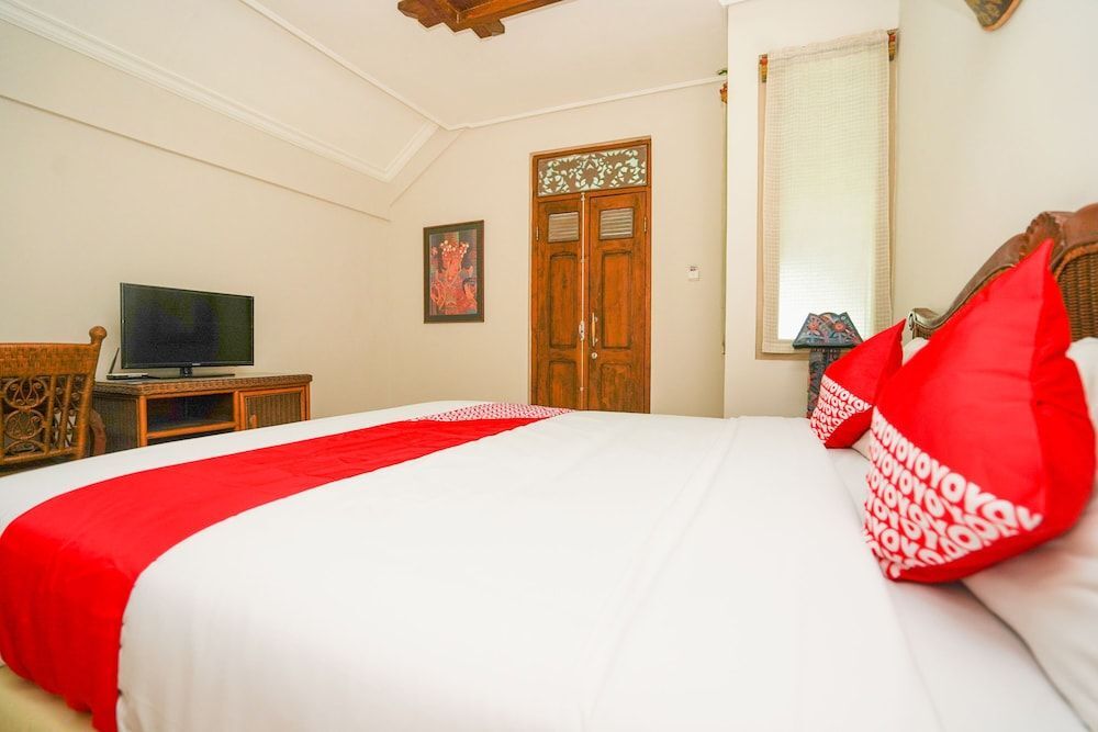 Сурабая: Oyo 751 Hoormoes House