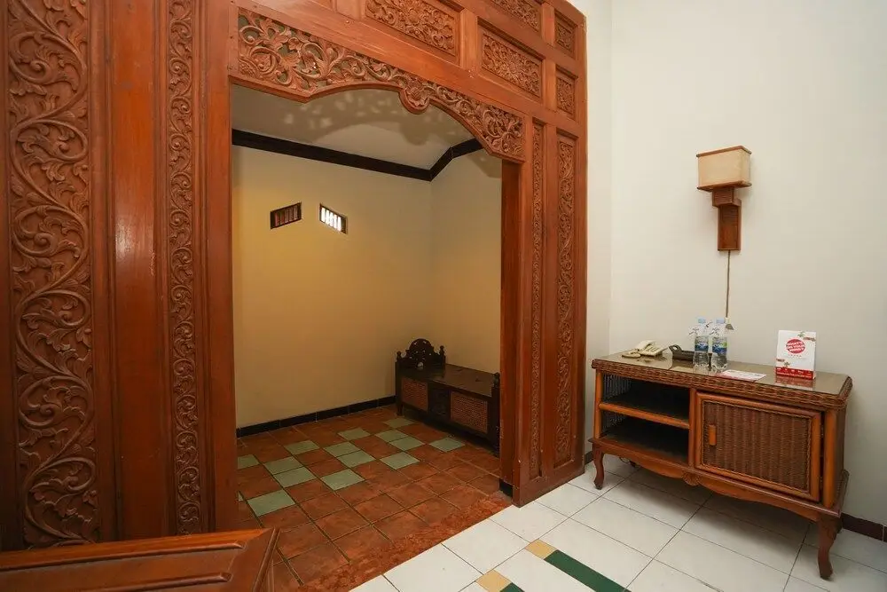 Сурабая: Oyo 751 Hoormoes House