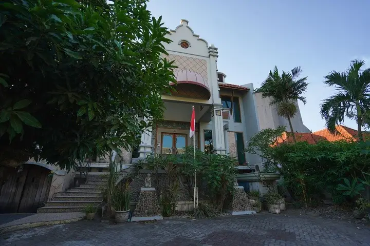 Сурабая: Oyo 751 Hoormoes House