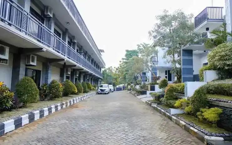 Патранг: Green Hill Hotel And Convention Center