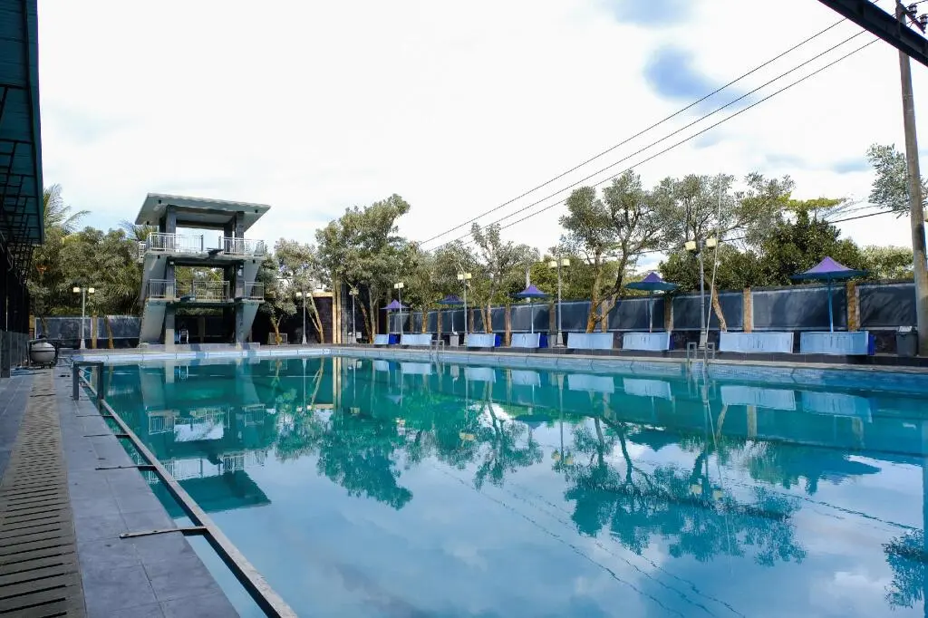 Патранг: Green Hill Hotel And Convention Center