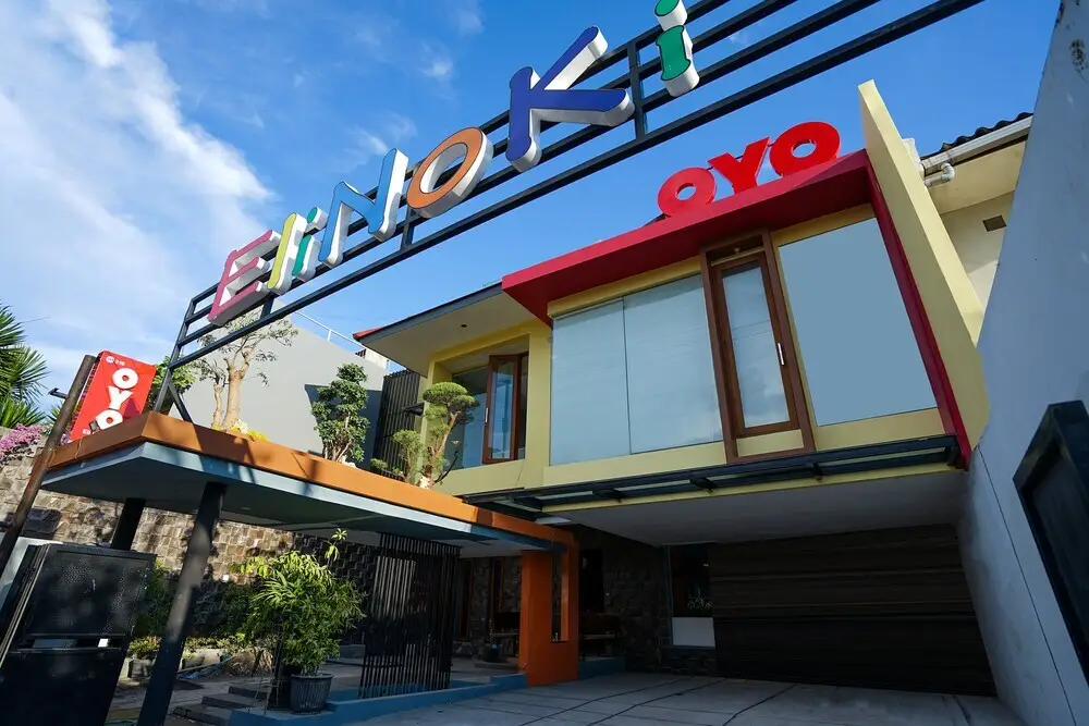 Сурабая: Elinoki Guest House by Oyo Rooms