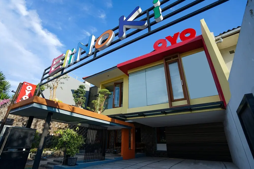 Сурабая: Elinoki Guest House by Oyo Rooms
