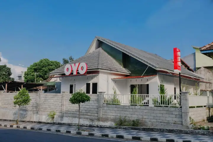 Бату: OYO 973 Turukene