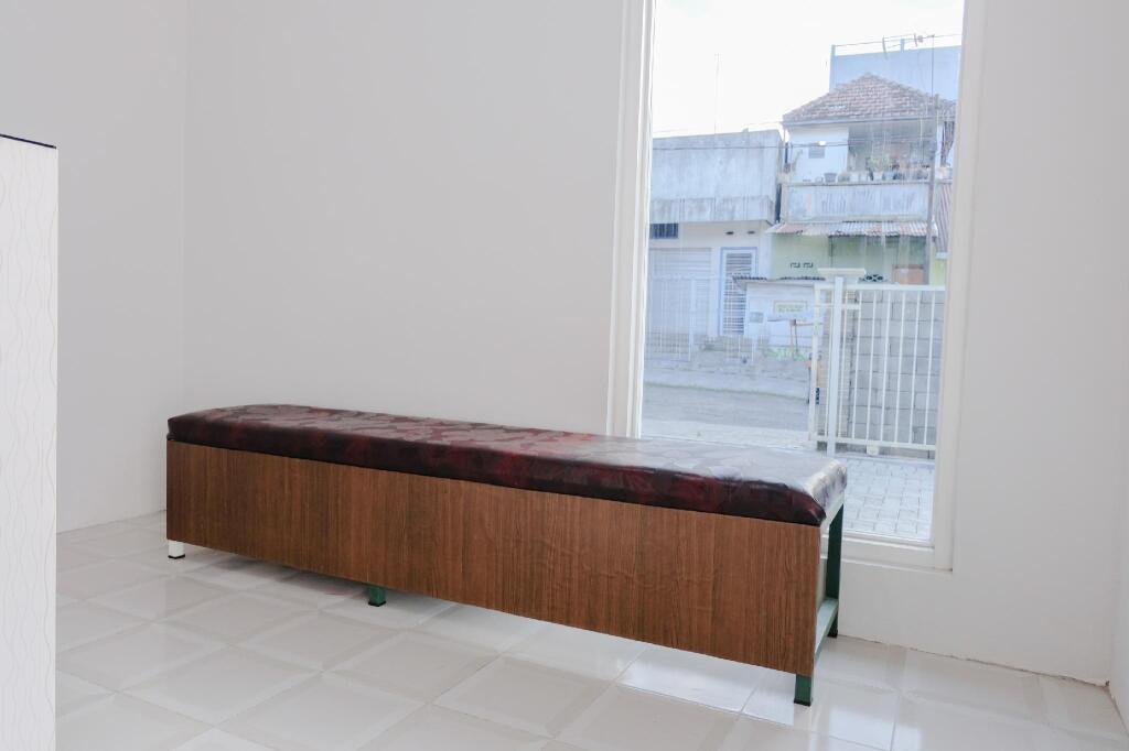 Бату: OYO 973 Turukene