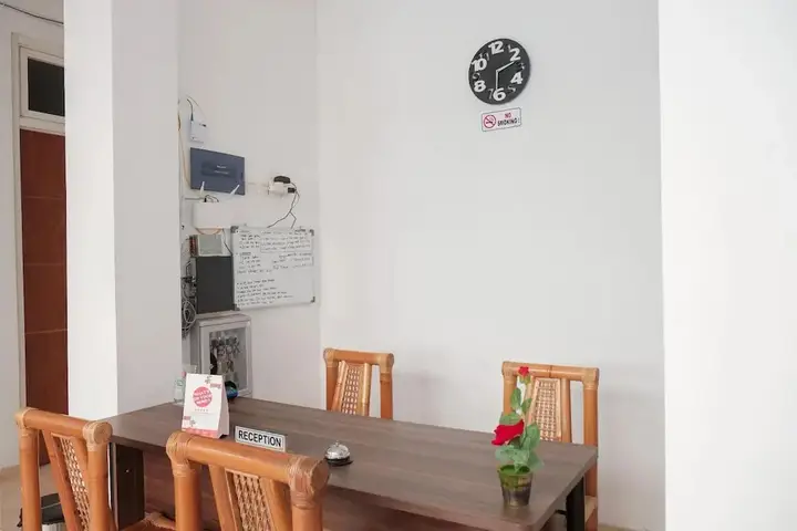 Бату: 111 Guest House