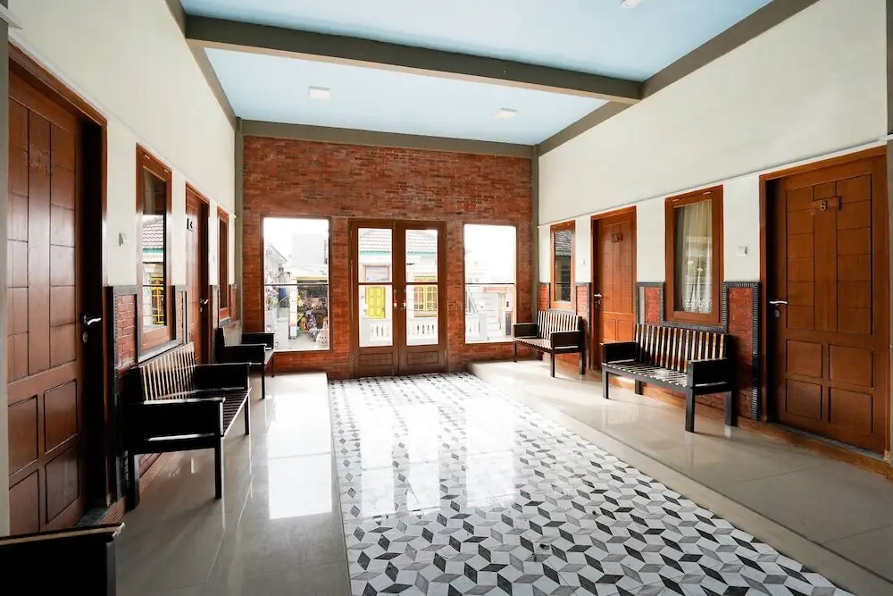 Надисари: Oyo 1048 Rahayu Bromo Hotel