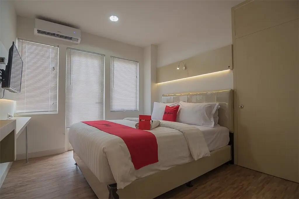 RedDoorz Apartment @ Sentul Tower — фото 1