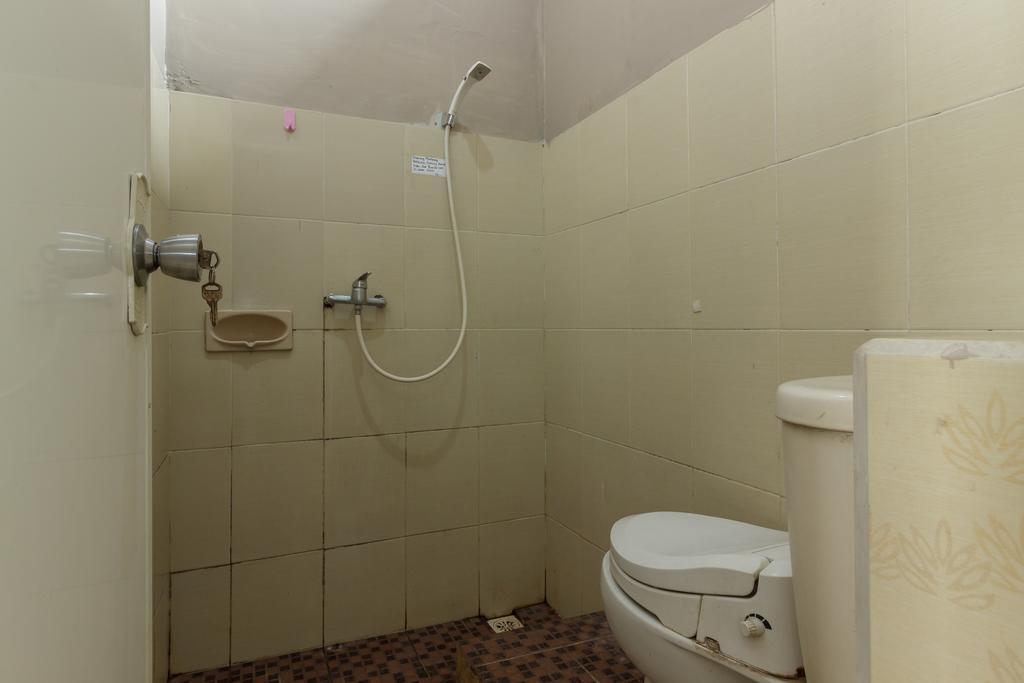Богор: RedDoorz Syariah near Taman Air Mancur Bogor